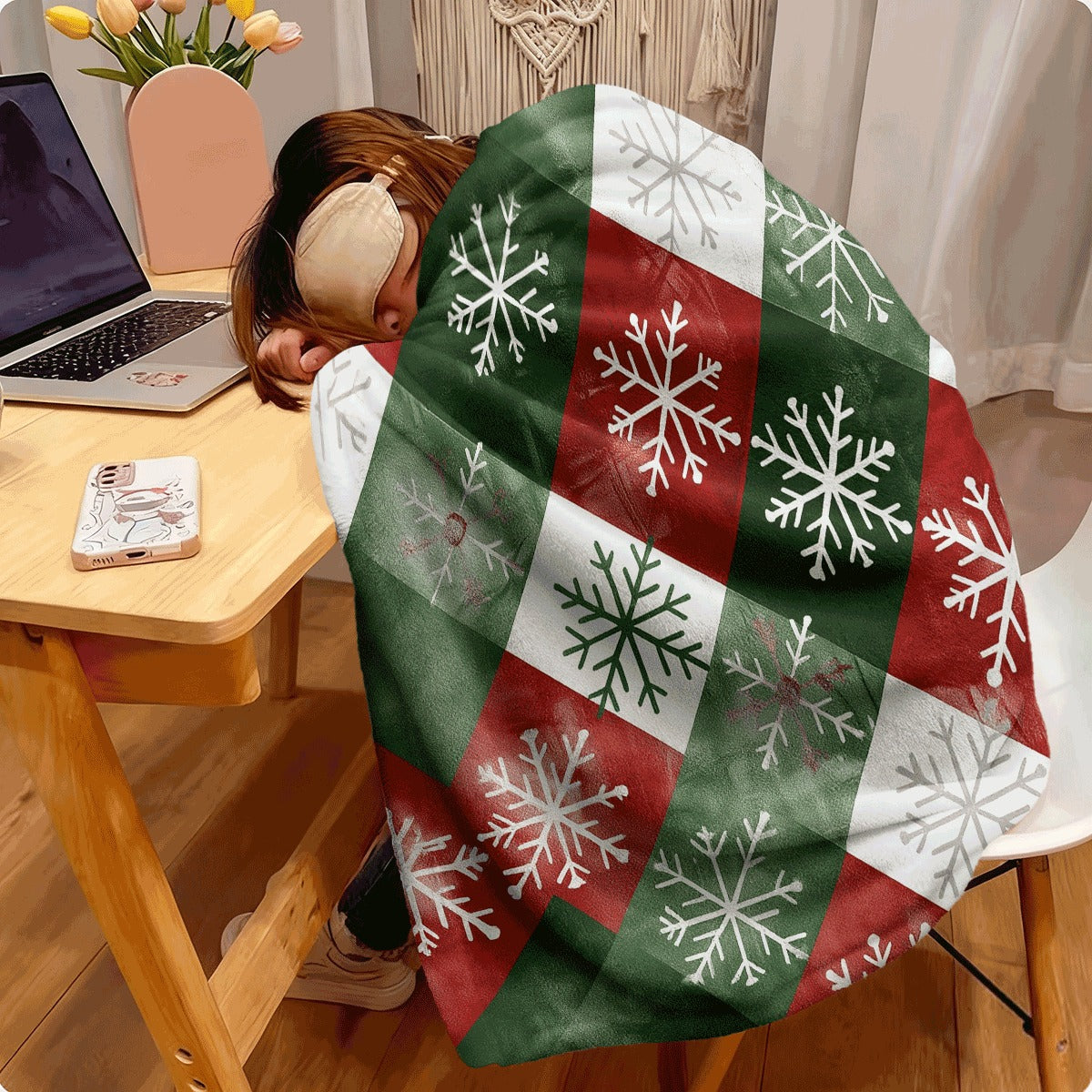1pc Cozy Christmas Blanket with Red & Green Argyle Snowflake Pattern Soft Flannel Throw for Home, Travel, Camping, and Holiday Gifts for Family & Friends, Christmas Throw Blanket