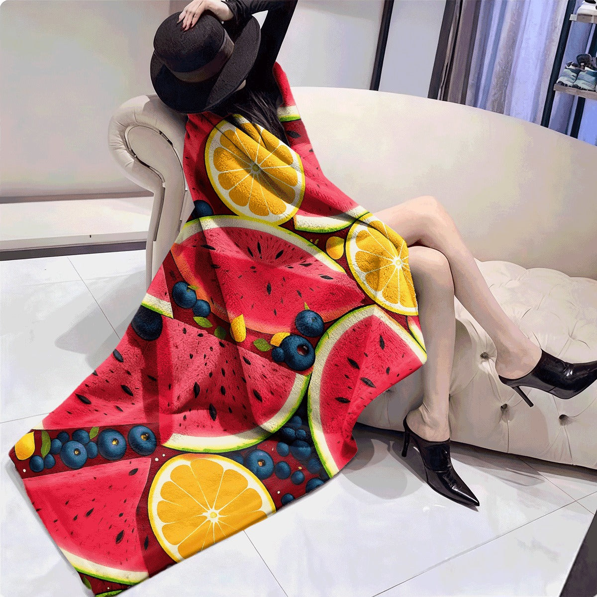 1pc Vibrant Fruit Pattern Flannel Blanket Fresh Watermelon Orange & Blueberry Design Soft Cozy All-Season Throw for Couch Bright Summer Fruit Themed Flannel Blanket