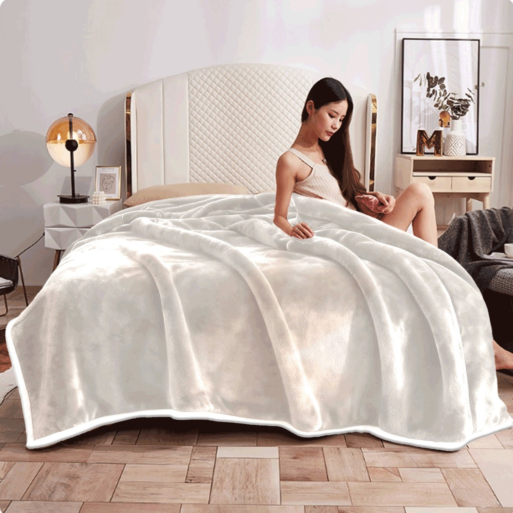 1pc Digital Printing Autumn Elements Leaf Pumpkin Pattern Flannel Blanket Super Soft and Comfortable Lightweight Throw Blanket Suitable for Sofas S Interior Decoration Outdoor or Travel